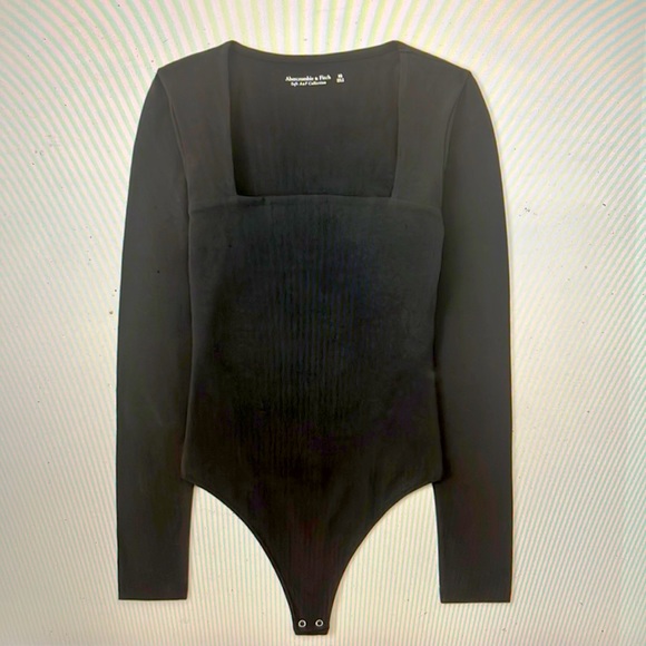 Abercrombie & Fitch Tops - Long sleeve seamless fabric bodysuit!